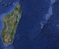 Sur une image satellite non truquée que Von Stoffen aurait réussi à se procurer, on voit en effet figurer Madagascar ainsi que toutes les îles de l'archipel des Mascareignes,  sauf celle de La Réunion.